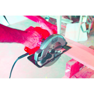 Дисковая пила Black+Decker CS1004