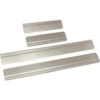 Ступенчатые накладка внутренних порогов MITSUBISHI Outlander 2015-> Dollex NSI-006