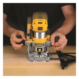 Фрезер Dewalt D26203