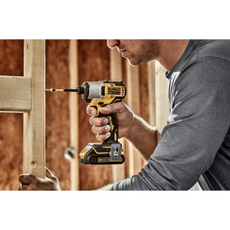 Бесщеточный ультракомпактный импульсный шуруповерт Dewalt DCF840N-XJ