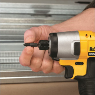 Аккумуляторный шуруповерт Dewalt DCF 815 D2