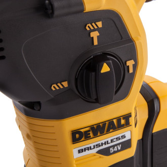 Бесщеточный перфоратор Dewalt DCH333NT
