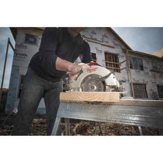 Аккумуляторная циркулярная пила Milwaukee M18 BLCS66-502X