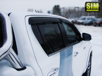 Дефлекторы окон TOYOTA Hilux Double Cab, 2015-н.в. Sim NLD.STOHIL1532