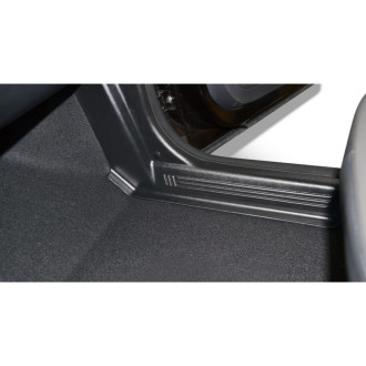 Передние накладки на ковролин для RENAULT Kaptur 2016-19 PT Group 07040402 RKA111701