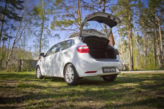 Накладка на задний бампер для Kia Rio III 2011-2015 (хетчбек), шагрень / Киа Рио
