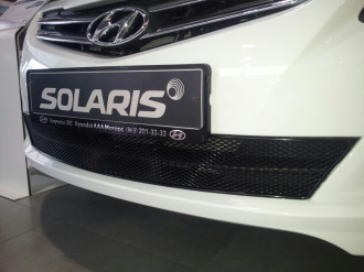 Сетка на бампер внешняя для HYUNDAI Solaris 2014-2017, черн., 15 мм / Хендай Солярис