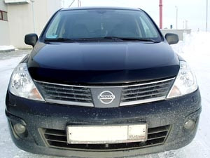 Дефлектор капота темный NISSAN TIIDA 2006-2011 / Ниссан Тиида