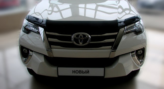 Дефлектор капота Toyota Fortuner, 2015-, темный / Тойота Фортунер