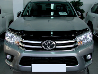 Дефлектор капота темный TOYOTA Hilux 2015-2020 / Тойота Хайлюкс