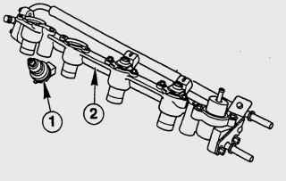 Топливный распределительный трубопровод (2) с форсунками (1)