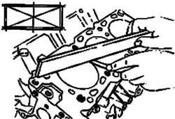 Направления замера плоскостности верхней поверхности блока цилиндров с использованием линейки и щупа