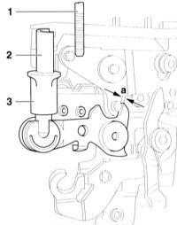  Снятие и установка ручки передней двери и цилиндра замка Audi A3
