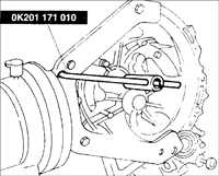  Разборка, проверка и сборка пятой/ задней передачи и задней крышки BF DOHC Kia Sephia