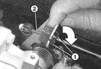   Снятие, установка и регулировка привода дроссельной заслонки BMW 3 (E46)