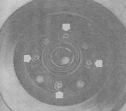 4.13а Болты крепления диска к ступице